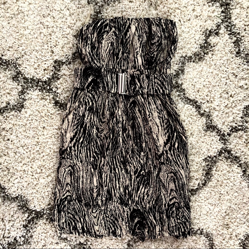 NWT F21 Tube Dress w/ Belt 🖤🤍